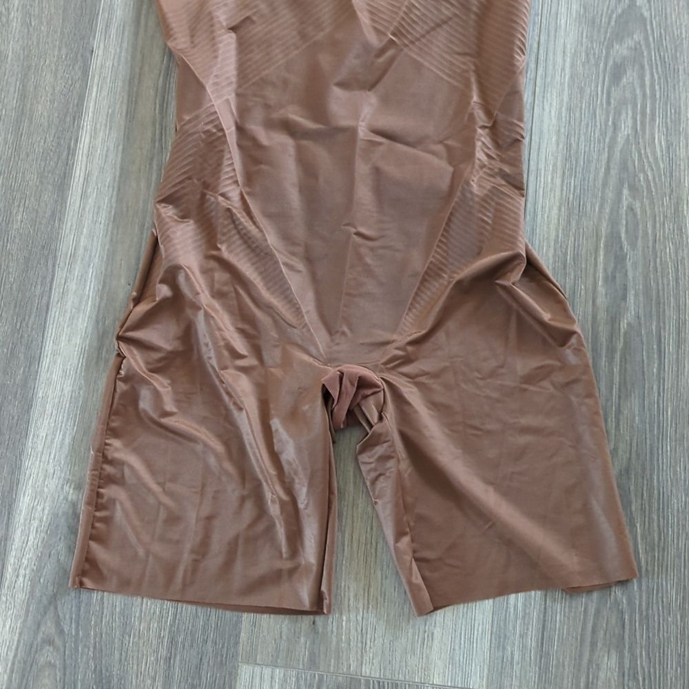 SPANX Thinstincts 2.0 Open Bust Mid Thigh Chestnut Brown Shapewear Bodysuit - Picture 4 of 7